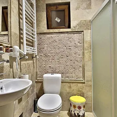Relic House Szálloda